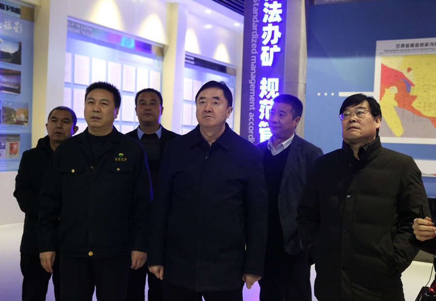 202406261719381342924709.jpg 48-2020年12月,省林草局副局長田葆華蒞臨公司調(diào)研林業(yè)資源管理及護林防火工作。.jpg